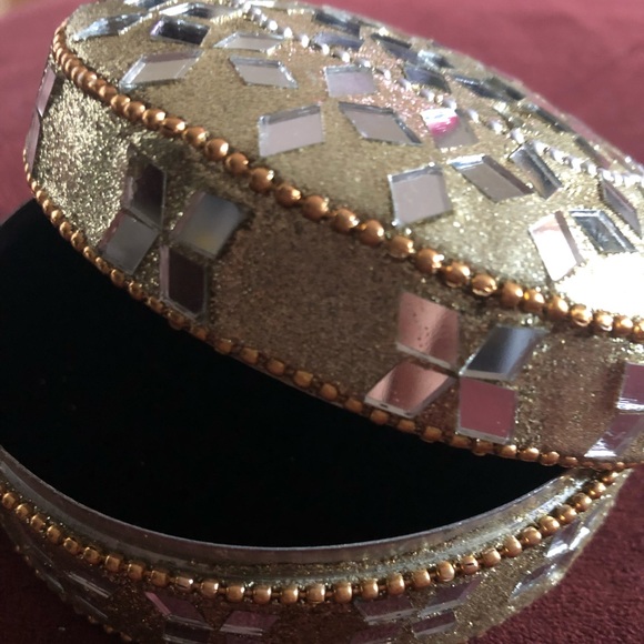 Jewelry box - Picture 1 of 3